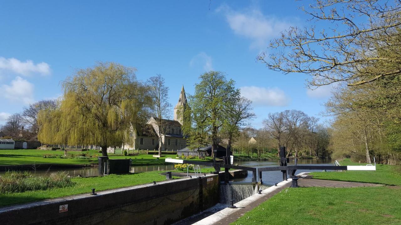 River Nene Cottages Water Newton Luaran gambar
